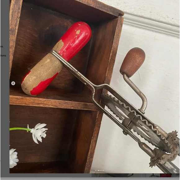 Vintage Red Wood Handled Egg Beater Farmhouse Kitchen Well-Loved Patina - Picture 3 of 6